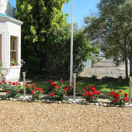 Отель Ladismith Manor Экстерьер фото