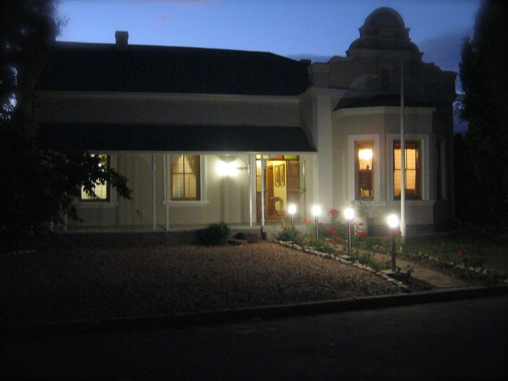 Отель Ladismith Manor Экстерьер фото