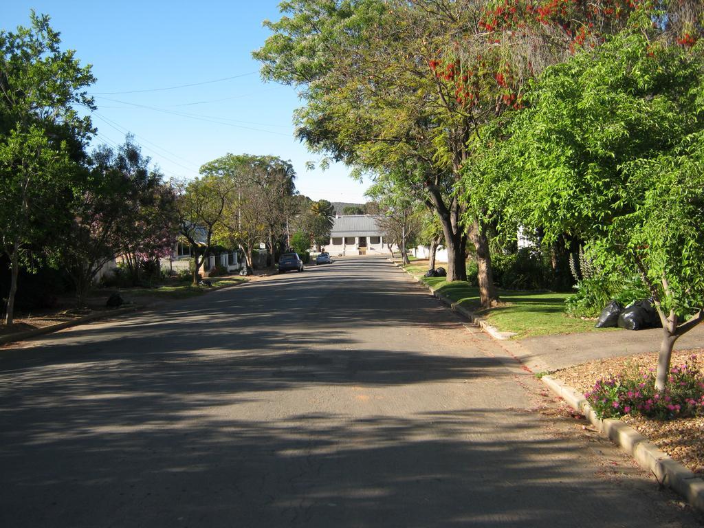 Отель Ladismith Manor Экстерьер фото